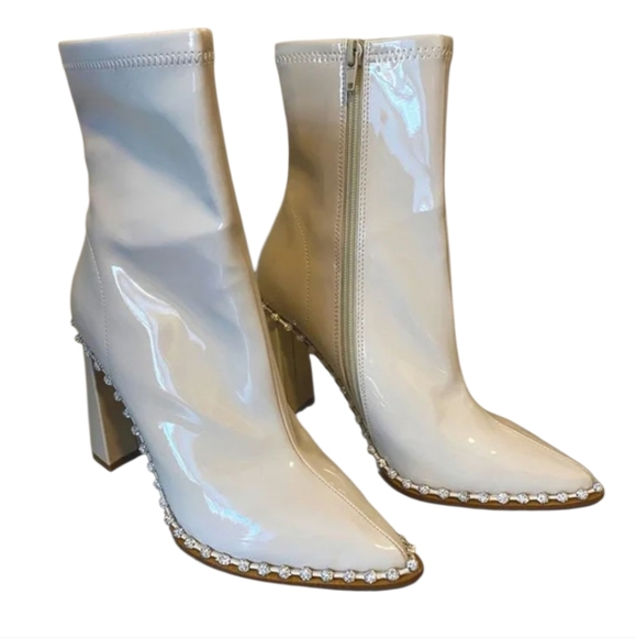 Steve Madden Elegant Off-White Patent Faux Leather Heeled Ankle Boots. Size 8 - Picture 1 of 14